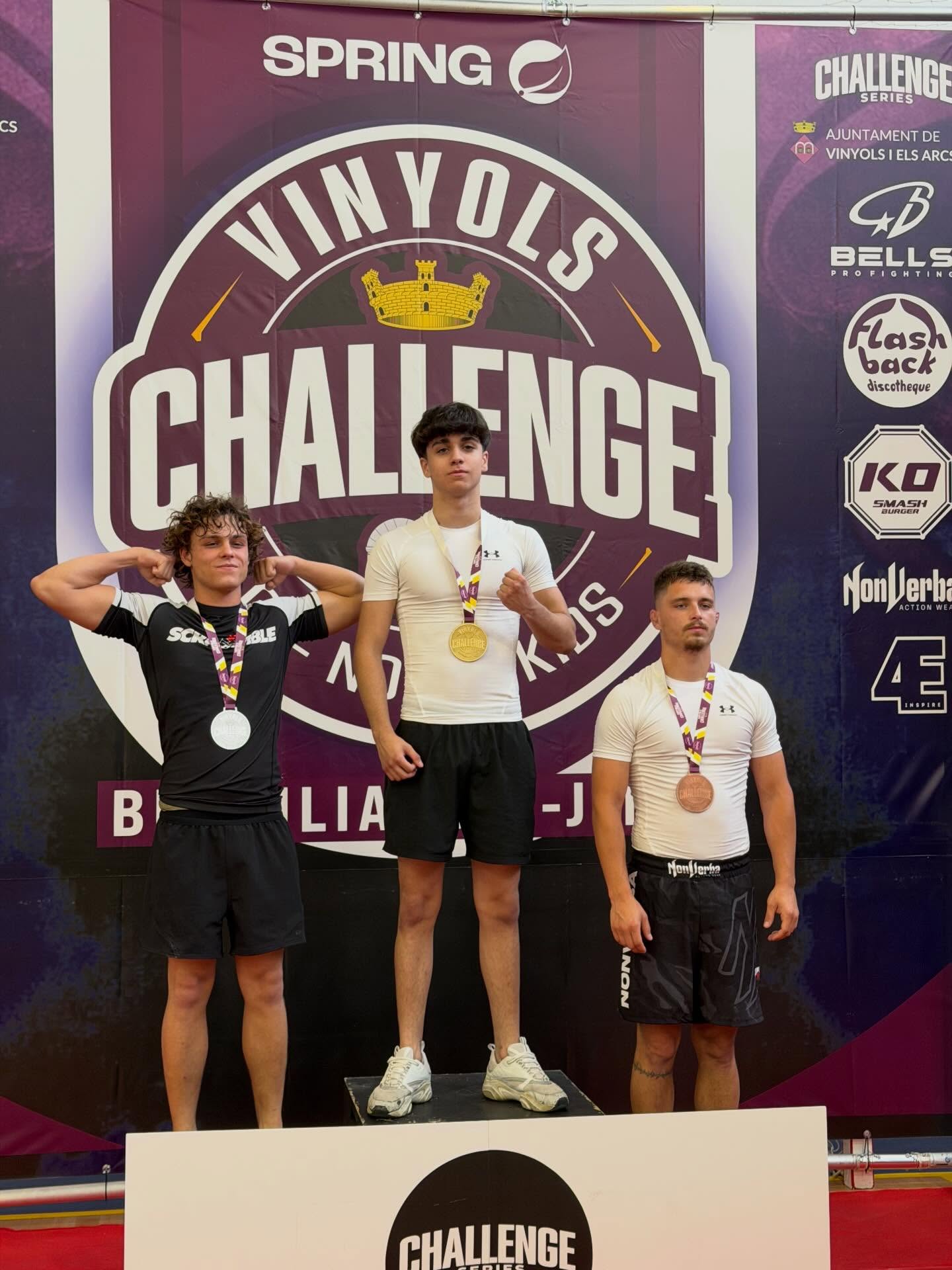 Podio del Vinyols Challenge con competidor de Fight Lab Academy